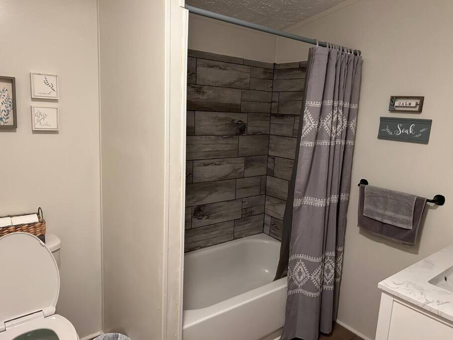 فيلا Tranquil Litchfield Retreat المظهر الخارجي الصورة