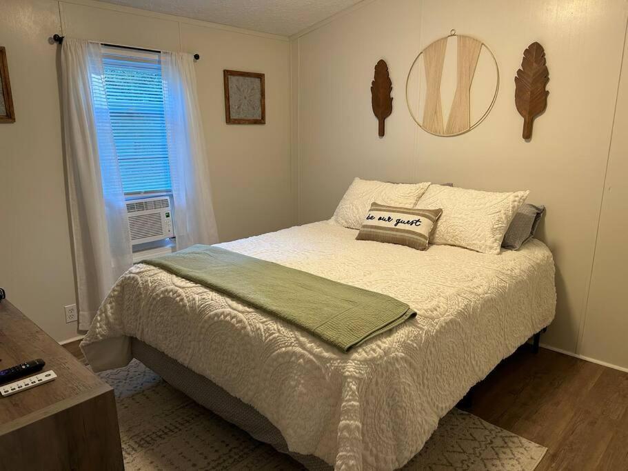 فيلا Tranquil Litchfield Retreat المظهر الخارجي الصورة